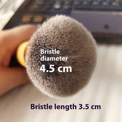 Wooden Grip Big Circular Top Synthetic Hair Makeup Puff Applicator