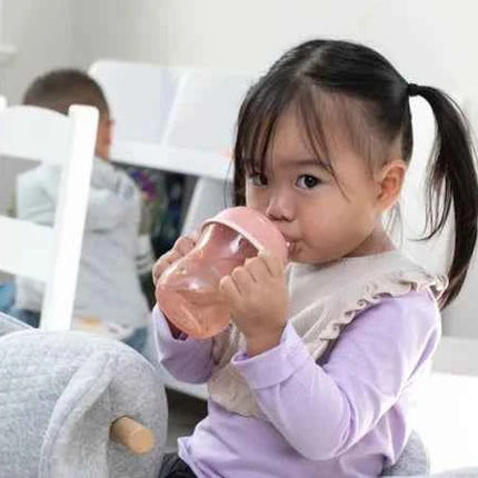Chicco training cup for girls 6m+ 200ml - easy to use