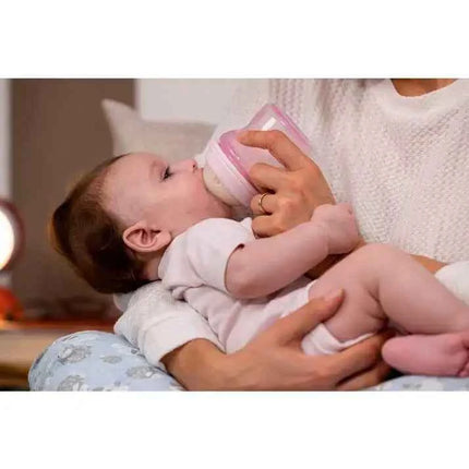 Chicco NaturalFeeling Baby Bottle 150ml (0m+) with normal flow, made of soft silicone, featuring an anti-colic double valve for reduced air intake, ideal for alternating between breast and bottle feeding.