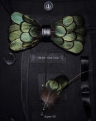 JEMYGINS Papillon con Piume Naturali Fatto a Mano - Set con Spilla Regalo