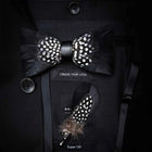 JEMYGINS Papillon con Piume Naturali Fatto a Mano - Set con Spilla Regalo