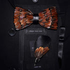 JEMYGINS Papillon con Piume Naturali Fatto a Mano - Set con Spilla Regalo