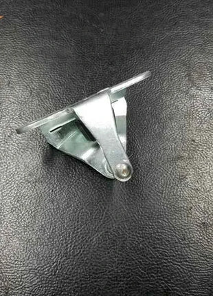 Utilizzare per toyota hiace 1997 modello portellone di blocco catcher porta attacco per la serratura con passo