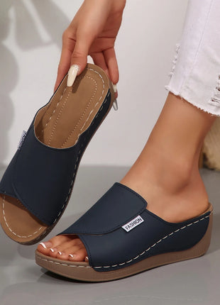 Women's Summer Slippers with Soft Platform 2025 Fashion Peep Toe Wedge Flip Flops Women's Casual Beach Shoes with Light Mid-Heel