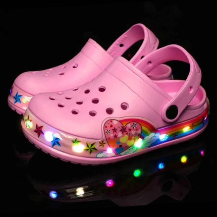 Sandali con foro per bambini estivi Scarpe con luce lampeggiante illuminate a LED Sandali da spiaggia per ragazze dei ragazzi Scarpe da ginnastica alla moda traspiranti per bambini