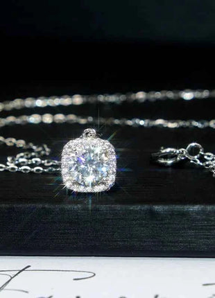 Collana con ciondolo da donna Huitan color argento, a forma di cuscino, accessori per feste di matrimonio, gioielli alla moda con zirconi cubici brillanti intarsiati