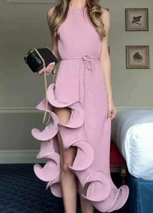 Abito lungo snellente in vita irregolare senza maniche stile vacanza elegante e sexy delle nuove donne di moda estiva 2025