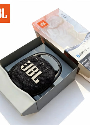Altoparlante Bluetooth JBL CLIP 4, suono JBL Signature, impermeabile IP67, 10 ore di riproduzione, design compatto, moschettone, protezione cavo, cavo da 0,3 m
