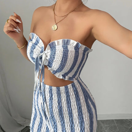 Abito Elegante a Righe con Spalle Scoperte e Gonna Arricciata con Dettaglio Intrecciato Frontale per Donna