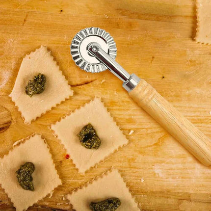 Multifunctional Manual Pizza Lace Rolling Wheel Handheld Zinc Alloy Pie Embossed Edge Cutter Wooden Handle Pasta Mold Cookie