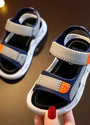 2023 Sandali in pelle per ragazzi estivi per bambini Scarpe per bambini Scarpe da spiaggia piatte per bambini Sport Sandali per bambini casual morbidi antiscivolo