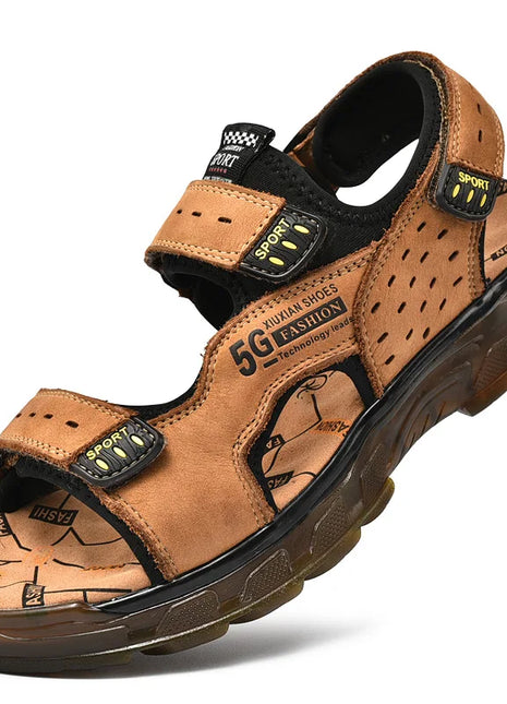 2023 Sandali da uomo in pelle da uomo Scarpe estive Uomo Casual Comodi sandali a piedi nudi da uomo Pentoufle Homme Sandali estivi da uomo