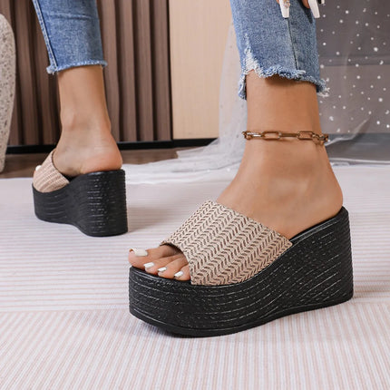 Pantofole con zeppa da donna 2025 Nuovi sandali con plateau da spiaggia estivi Pantofole con tessuto alla moda Pantofole con tacco alto da donna Scivoli da donna