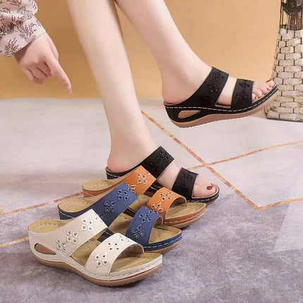 Nuove pantofole da donna ricamate fiori sandali da donna in pelle pantofole con zeppa casual leggere da esterno slip on scarpe estive da donna