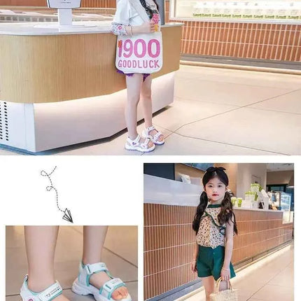 Sandali da ragazza 2025 Nuove scarpe da spiaggia principessa per bambini estivi per le vacanze Suola morbida antiscivolo Ragazze color caramello Appartamenti resistenti all'usura