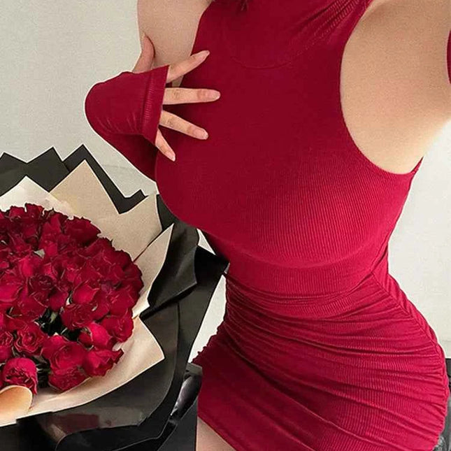 Abito estivo sexy attillato con collo alto e maniche lunghe, fondo pieghettato, abito aderente da donna