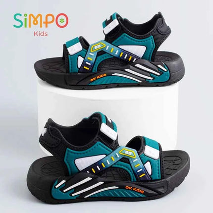 Un paio di sandali estivi per bambini, scarpe da spiaggia casual con fondo morbido unisex per studenti della scuola primaria