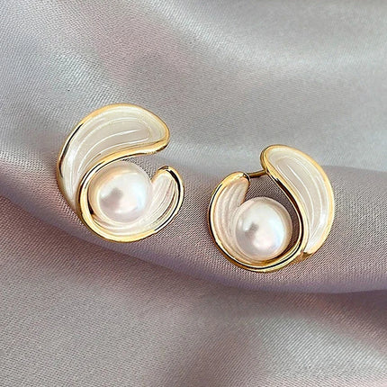 Orecchini a perno da donna Huitan, delicati, con smalto bianco, estetici, per matrimonio, fidanzamento, accessori di lusso, versatili, gioielli da festa, regalo per signora
