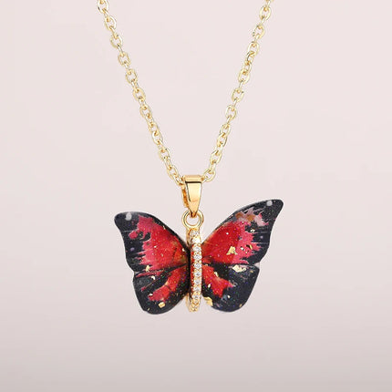 Collana con Ciondolo a Farfalla Huitan per Donne, Accessorio Moda per Feste e Uso Quotidiano, Gioiello Versatile con Zirconi Brillanti