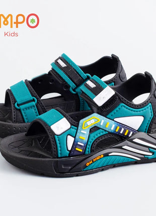 Un paio di sandali estivi per bambini, scarpe da spiaggia casual con fondo morbido unisex per studenti della scuola primaria