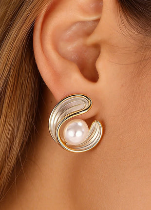 Huitan Delicate White Enamel Stud Earrings for Women Aesthetic Wedding Engagement Luxury Accessories Versatile Party Jewelry Lady Gift