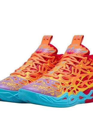Puma MB.04 Scarpe da Basket Comode, Versatili, Antiscivolo e Resistenti a Mezza Altezza per Uomo in Rosso, Arancione e Blu 311308-01