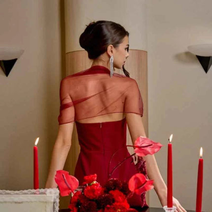 Abito Mini Elegante con Scollo a Cuore e Sciarpa in Tulle, Vestito Aderente Sexy per Feste di Compleanno, Cene, Lauree e Balli di Gala