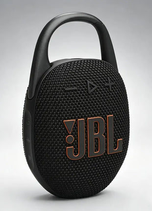 JBL Clip 5 Tablet portatile da viaggio con jack audio universale. Resistente agli urti e alla polvere.