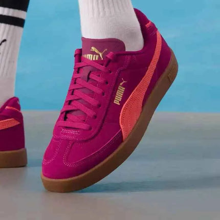 Nuove Sneakers PUMA Unisex 2026 in Suede Retro Low Top 400717-23/24 con Logo in Lamina Dorata e Blocchi di Colore