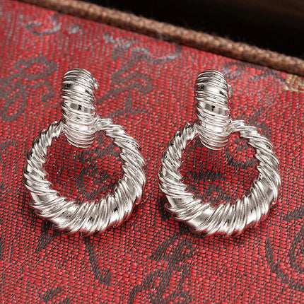 Orecchini a Cerchio Huitan per Donne, Design Intrecciato Circolare, Accessori di Lusso alla Moda per Feste, Gioielli Delicati in Metallo per Matrimoni