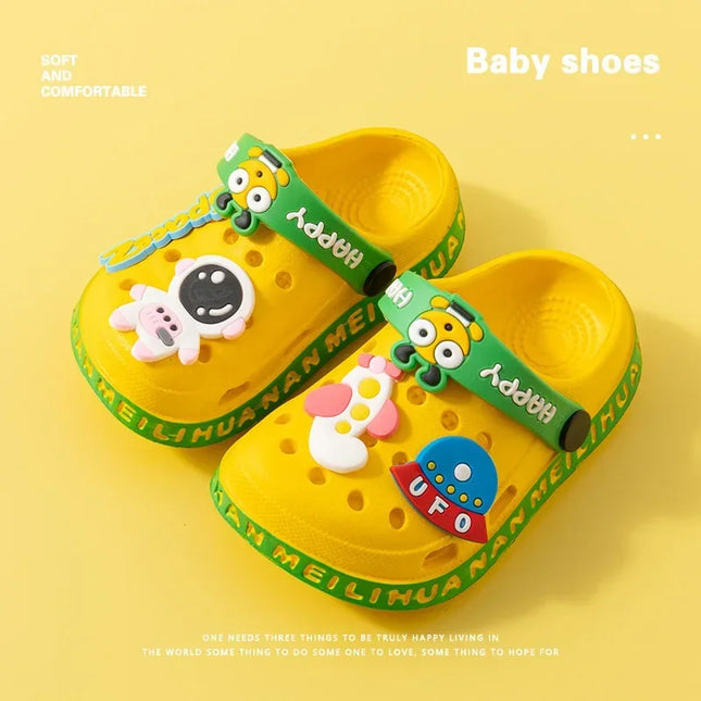 Nuovi bambini Bambini Neonati maschi Ciabatte Zoccoli Estate Suola morbida Pantofole da spiaggia da giardino Sandali Scarpe da bambino con foro per grotta per ragazze dei ragazzi