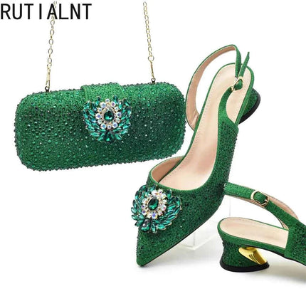 Set di scarpe e borse africane per il matrimonio Set di scarpe e borse da festa nigeriane decorate con eleganti décolleté con tacco di strass per le donne