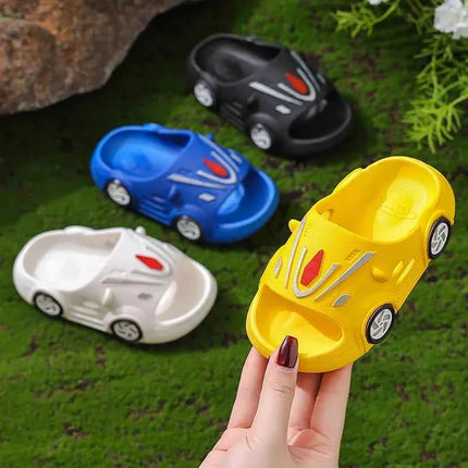 Pantofole luminose per bambini Scarpe estive per auto da cartone animato per interni Scarpe da spiaggia morbide antiscivolo per bambini Pantofole LED per bambini all'aperto di moda