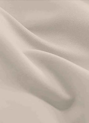 Abito da sera su misura bianco con spalle scoperte, a maniche lunghe, in organza, lunghezza al pavimento, linea ad A, modello 2026