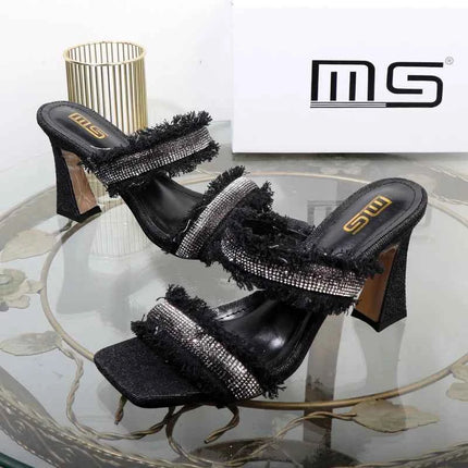 Pantofole da donna in denim 2025 nuove pantofole da donna con strass in peluche con tacco a spillo da donna moda outdoor Scarpe da donna eleganti di lusso