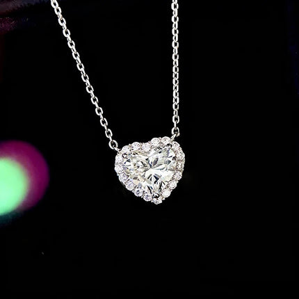 Collana con Ciondolo a Cuore Huitan per Donna, Accessorio Romantico per Matrimoni e Feste, Stile Semplice con Zirconi Brillanti, Gioiello Elegante da Donna