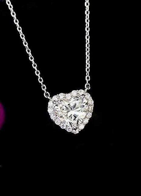 Collana con Ciondolo a Cuore Huitan per Donna, Accessorio Romantico per Matrimoni e Feste, Stile Semplice con Zirconi Brillanti, Gioiello Elegante da Donna