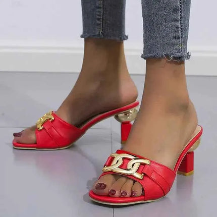 Vendita calda della stagione Sandali con tacco alto di nuova moda Catena con fibbia Radice quadrata Pantofole di grandi dimensioni Versione aggiornata in gomma da donna