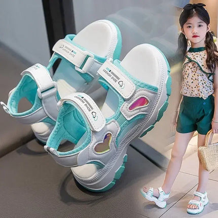 Sandali da ragazza 2025 Nuove scarpe da spiaggia principessa per bambini estivi per le vacanze Suola morbida antiscivolo Ragazze color caramello Appartamenti resistenti all'usura