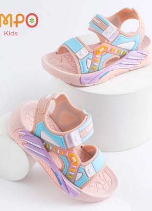 Un paio di sandali estivi per bambini, scarpe da spiaggia casual con fondo morbido unisex per studenti della scuola primaria