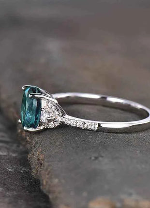 Huitan Anelli ovali blu CZ dal design semplice ed elegante da donna per la festa di anniversario, regalo per gioielli eleganti con temperamento da donna