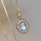 Collana con ciondolo ovale color oro Huitan per donna, accessori moda per matrimoni e feste, gioielli di lusso versatili con intarsi in CZ brillante