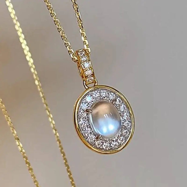 Collana con ciondolo ovale color oro Huitan per donna, accessori moda per matrimoni e feste, gioielli di lusso versatili con intarsi in CZ brillante