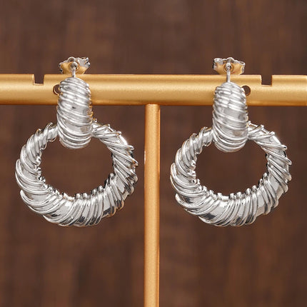 Orecchini a Cerchio Huitan per Donne, Design Intrecciato Circolare, Accessori di Lusso alla Moda per Feste, Gioielli Delicati in Metallo per Matrimoni