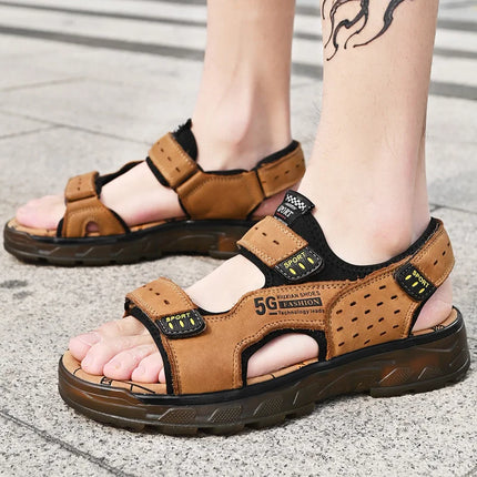 2023 Sandali da uomo in pelle da uomo Scarpe estive Uomo Casual Comodi sandali a piedi nudi da uomo Pentoufle Homme Sandali estivi da uomo