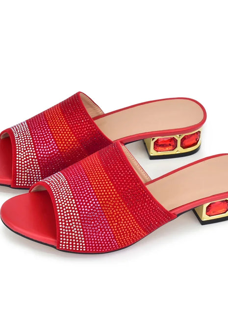 Ultime scarpe da donna Décolleté di cristallo con strass di lusso 2024 Pantofole di nuova moda Sandali Party Tacchi bassi Eleganti scarpe da donna italiane
