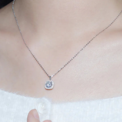 Collana con ciondolo da donna Huitan color argento, a forma di cuscino, accessori per feste di matrimonio, gioielli alla moda con zirconi cubici brillanti intarsiati