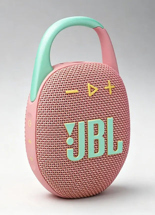 JBL Clip 5 Tablet portatile da viaggio con jack audio universale. Resistente agli urti e alla polvere.