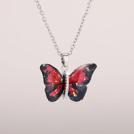 Collana con Ciondolo a Farfalla Huitan per Donne, Accessorio Moda per Feste e Uso Quotidiano, Gioiello Versatile con Zirconi Brillanti