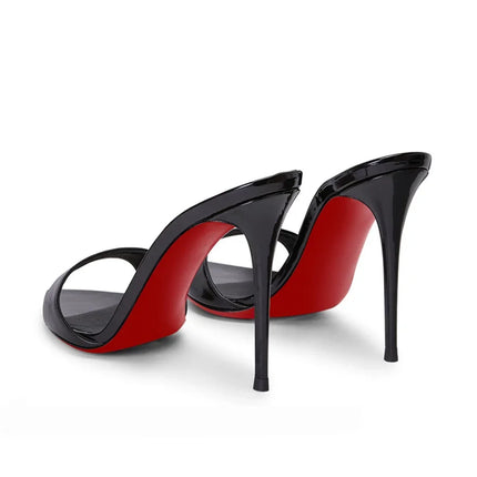 Nuove scarpe col tacco alto da donna con suola nera rossa a punta, sandali col tacco alto con un temperamento di nicchia, indossate da mezze pantofole
